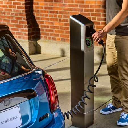 Charging electric vehicle
